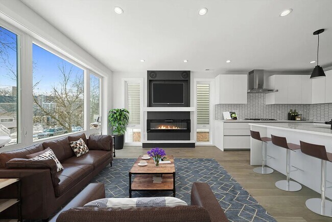 Photo - 4222 N Bernard St Unit 2