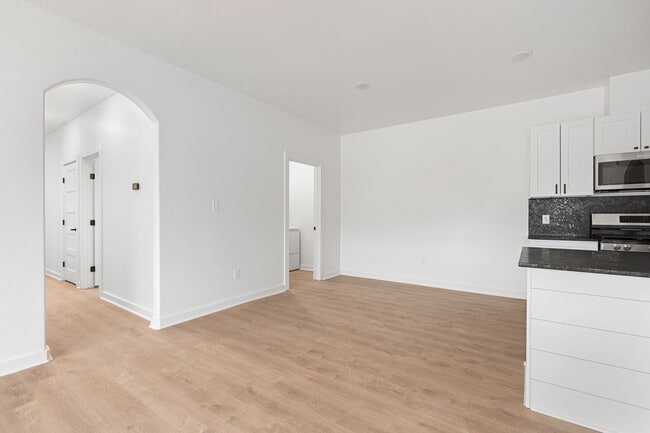 Photo - 8808 Bainbridge Ct