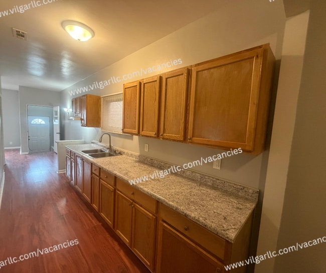Photo - 4842 Northcote Ave Unit 1F