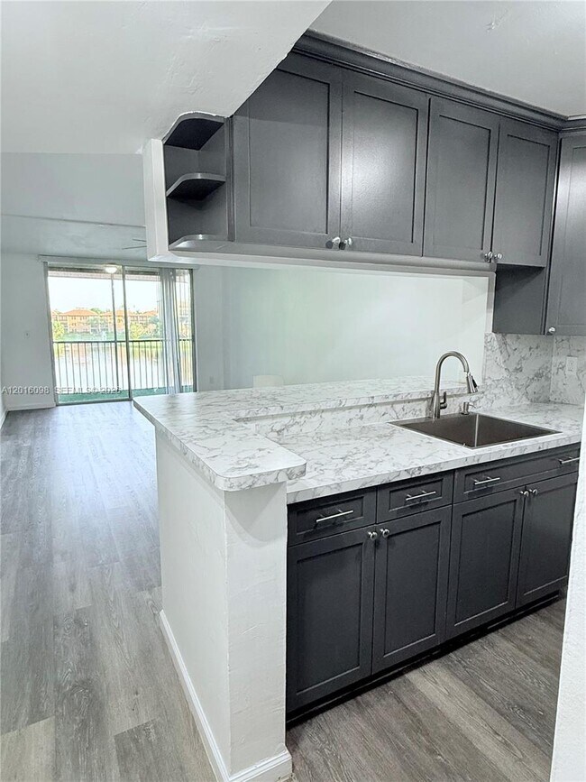 Photo - 7900 NW 50th St Unit 303