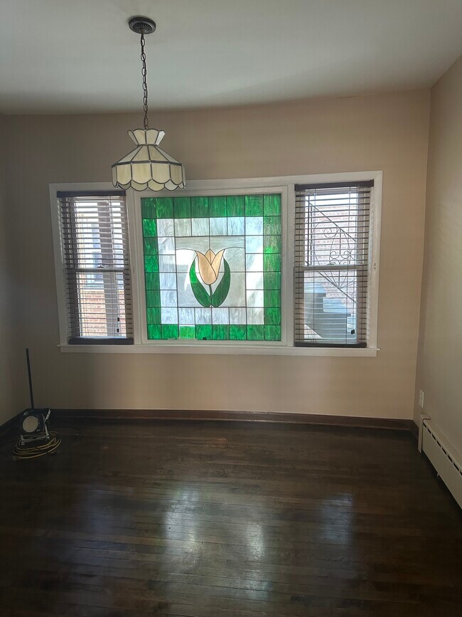 Photo - 3812 Lombard Ave Unit 1