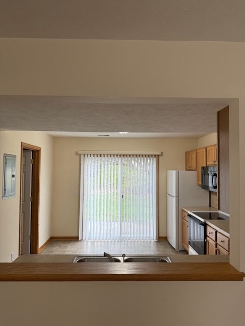 Photo - 3880 Kenowa Ave SW