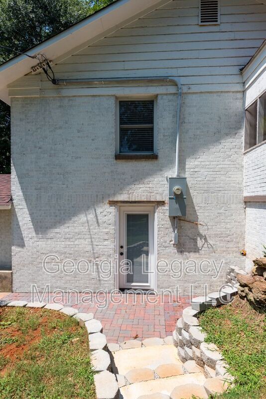 Photo - 2615 W Main St