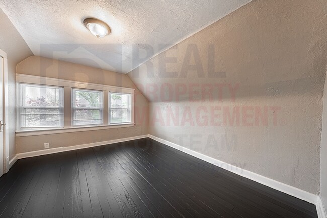 Photo - 11702-11704 Saywell Ave, Unit #3