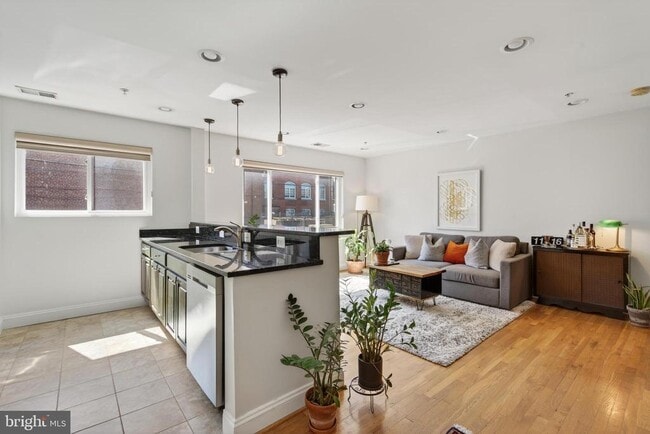 Photo - 804 Taylor St NW Unit 305