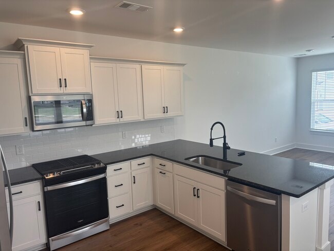 Photo - 484 Ml Pk Wy