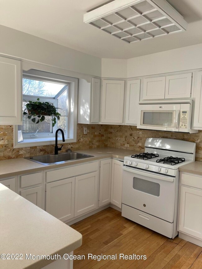 Photo - 80 Girard Ave