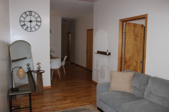 Photo - 2012 W 23rd St Unit 2nd Floor