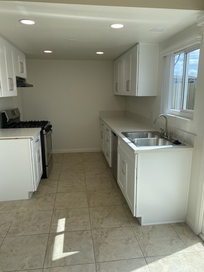 New kitchen - 1440 Estate Dr Apartamentos Unidad LLC