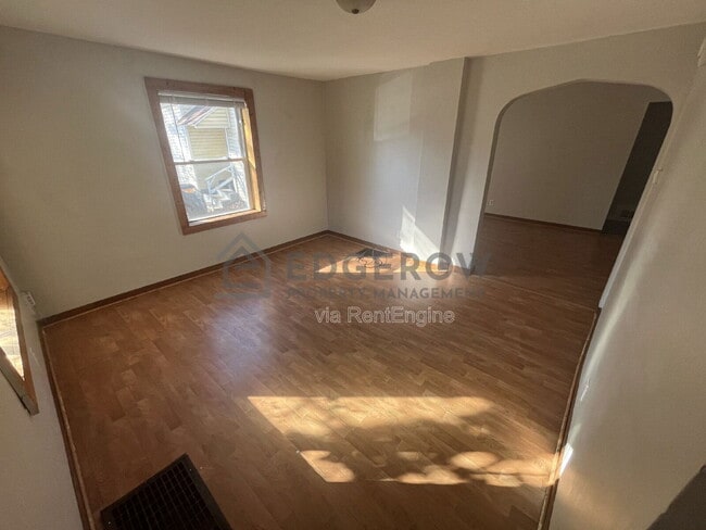 Photo - 1009 Quarry Ave NW