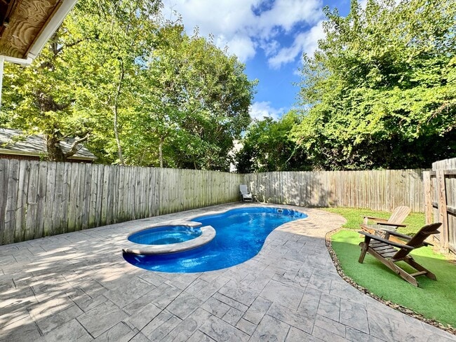 Photo - 225 Lucile Ave