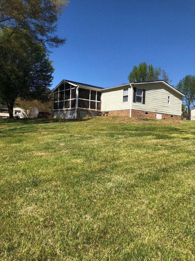 Photo - 1305 Ewing Dr
