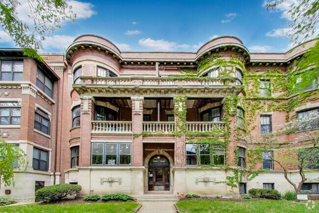 Building Photo - 5508 S Hyde Park Blvd Rental