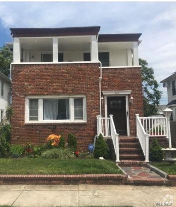 Building Photo - 523 W Beech St Unit 1st Fl Rental