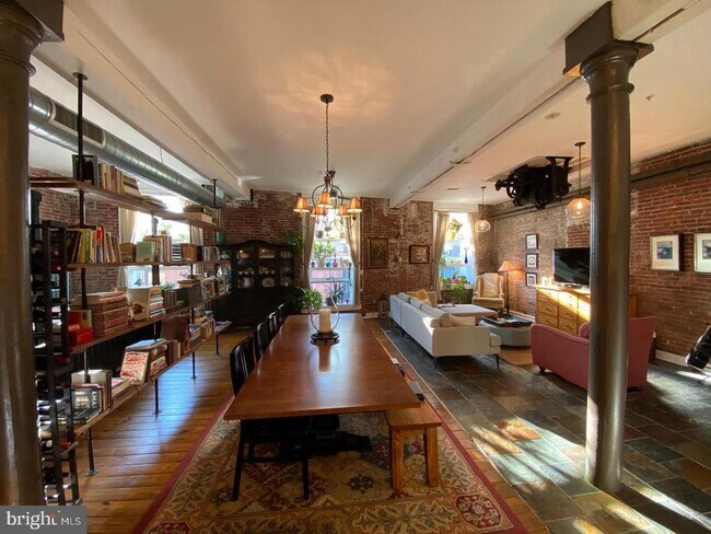 Photo - 828 N Hancock St Unit 2A