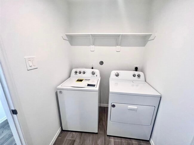 Building Photo - 14220 Fern Meadows Dr