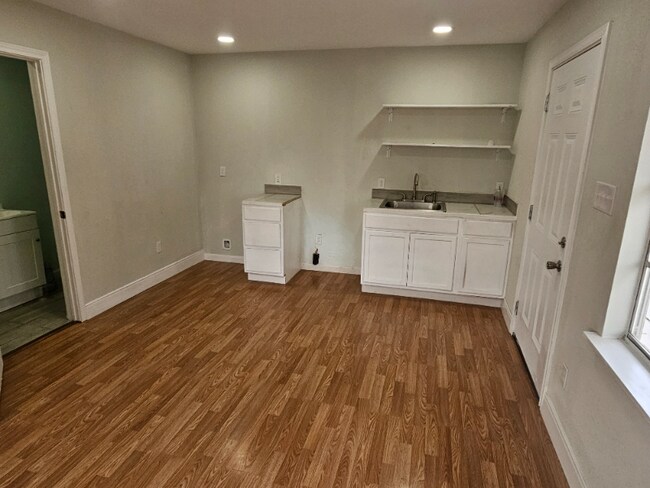 Photo - 1306 heights Unit C