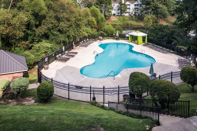 Pool Aerial View - Kings Pointe Apartments