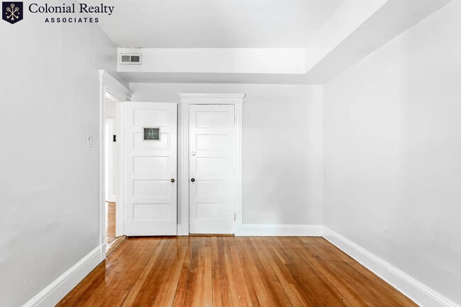 10 Strathmore Rd Unit 2