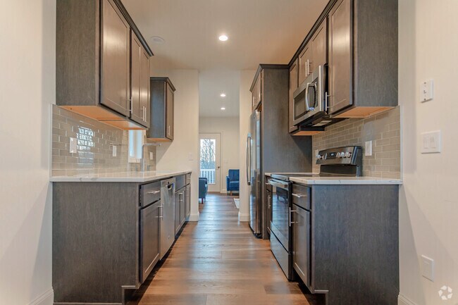 KITCHEN 2BR - Meadowbrook Commons