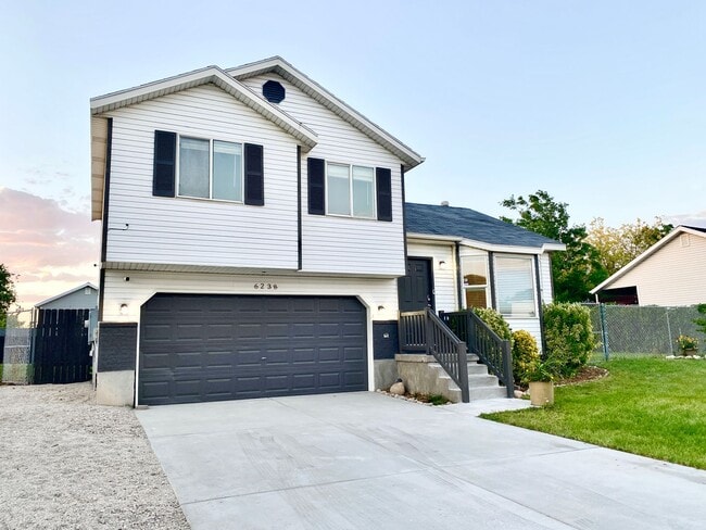 6238 Contadora Dr