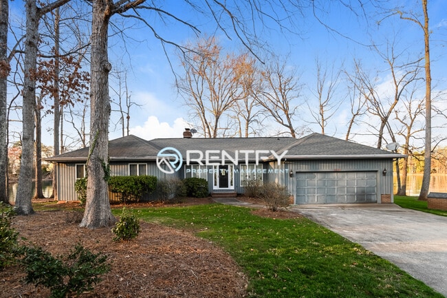 Building Photo - 123 Tiger Ln