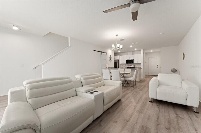 Photo - 697 Stoney Pointe Cir