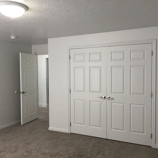 Photo - 311 N 700 W
