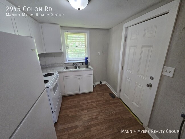 2945 Colon Rd