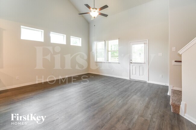 Photo - 321 Lk Wy Cir