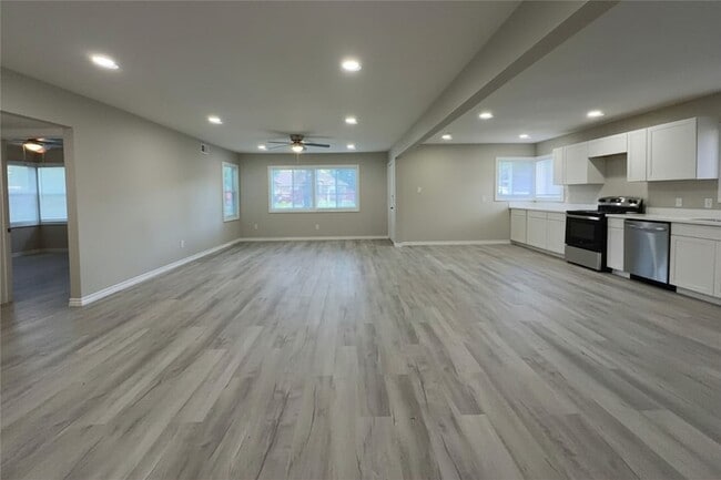 Photo - 2214 5th Ave N