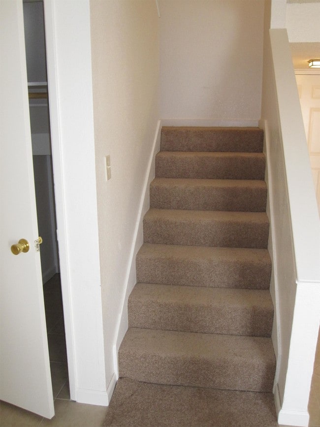 Photo - 1221 N Peach Ave