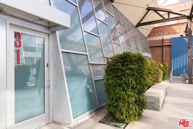 130 S Hewitt St Unidad 31