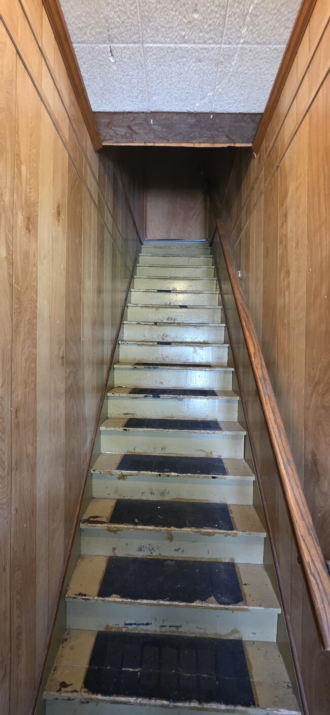 Photo - 413 W High St