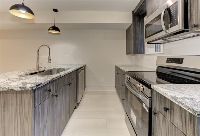 83 26th St NW Unit 3