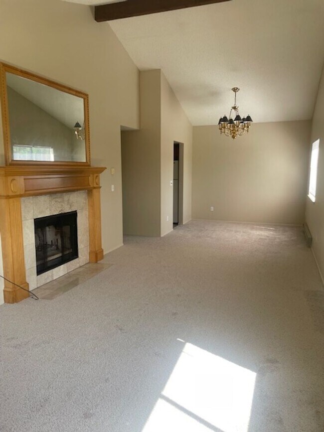Photo - Beautiful top floor 2 bedroom, 2 bath in B...
