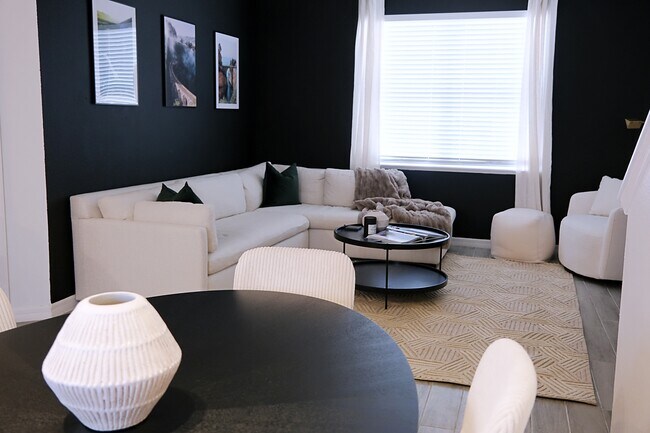 Dining/Living - 2923 Shadow View Cir Unit 2923 Shadow View Cir