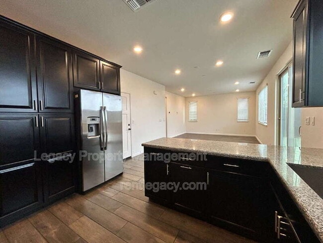 Photo - 3879 Ivan Way