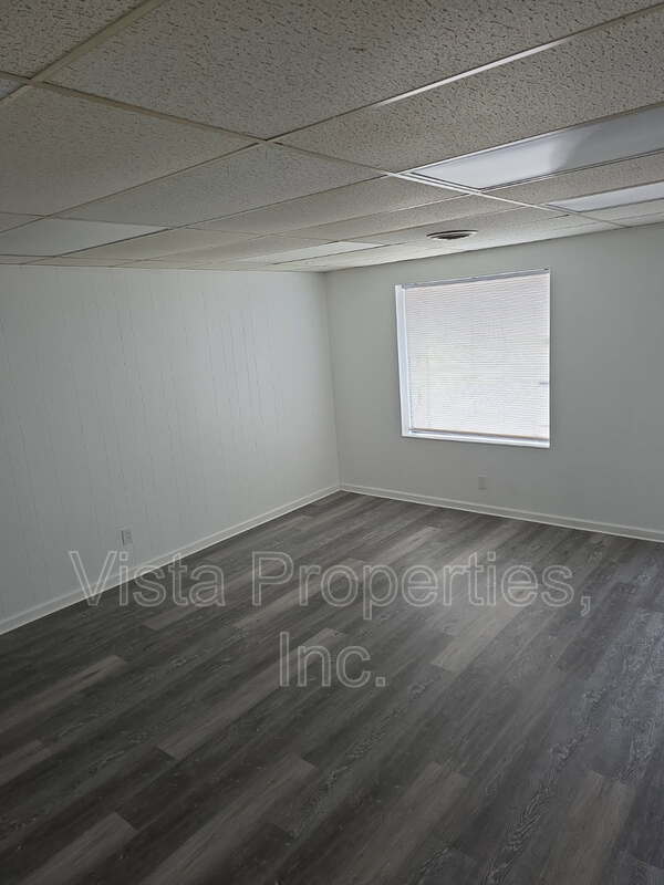 Photo - 7292 Manslick Rd
