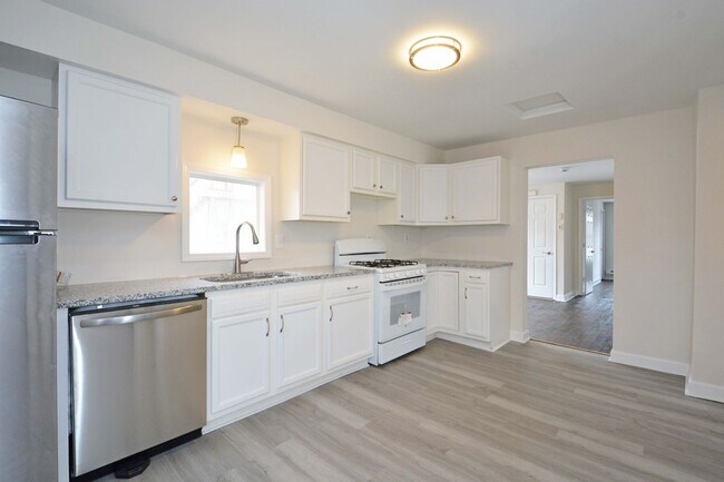 Photo - 1165 Minnehaha Ave E Unit 2 (Upper)
