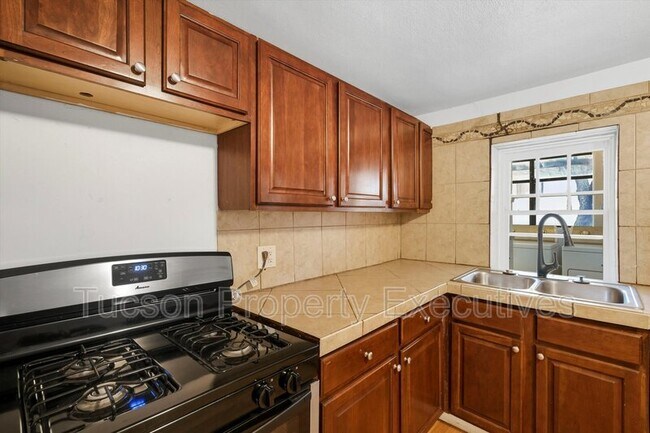 Photo - 837 S 8th Ave