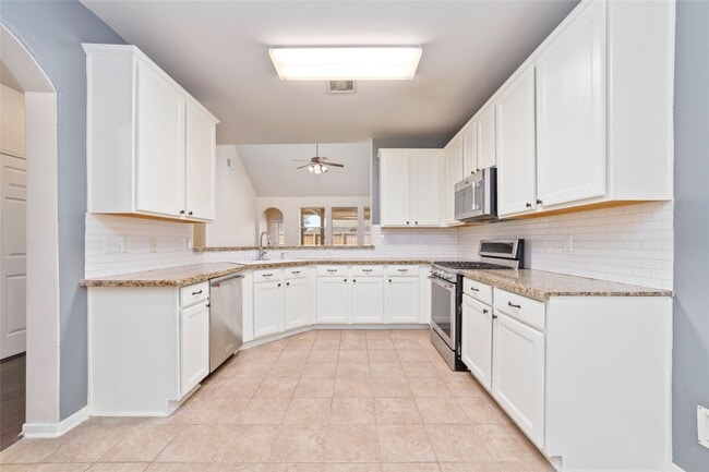 Photo - 1190 Stallion Ridge