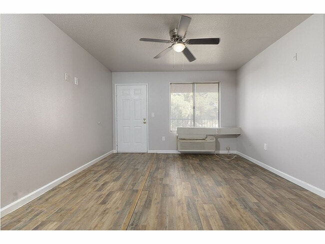 Photo - 100 Pulsipher Ln Unidad 1BR, 1 Bath Appt