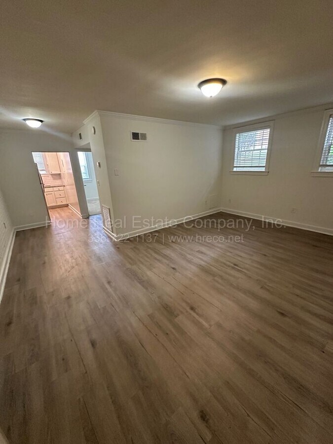 Photo - 805 W End Blvd Apartment Unit B-1