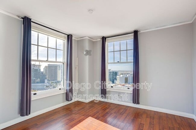 Photo - 702 Ash St Unidad 1000