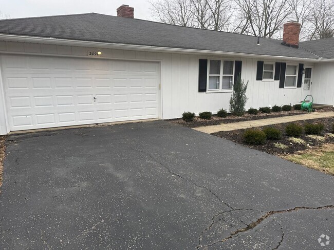 Building Photo - 3 Bedroom Ranch - Upper Arlington, OH Rental