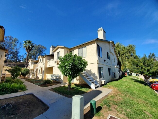 Photo - Fallbrook Hills Apartments