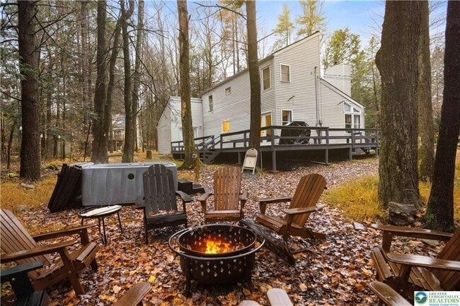 Photo - 421 King Arthur Rd