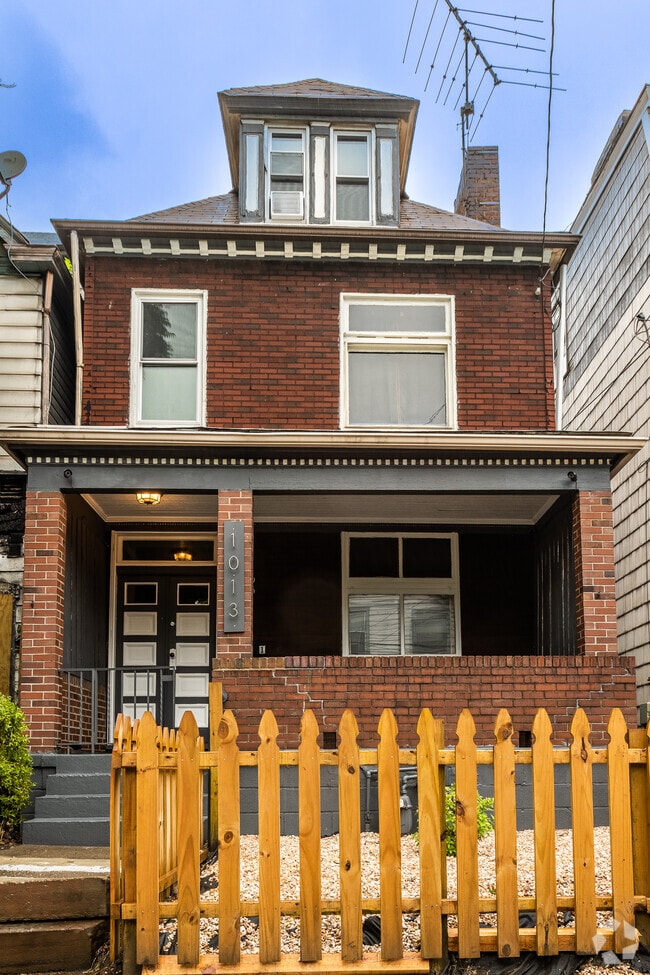 Building Photo - 1013 Ross Ave Unit 1 Rental