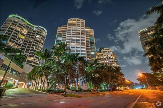 Building Photo - 3400 SW 27th Ave Unit 705 Rental